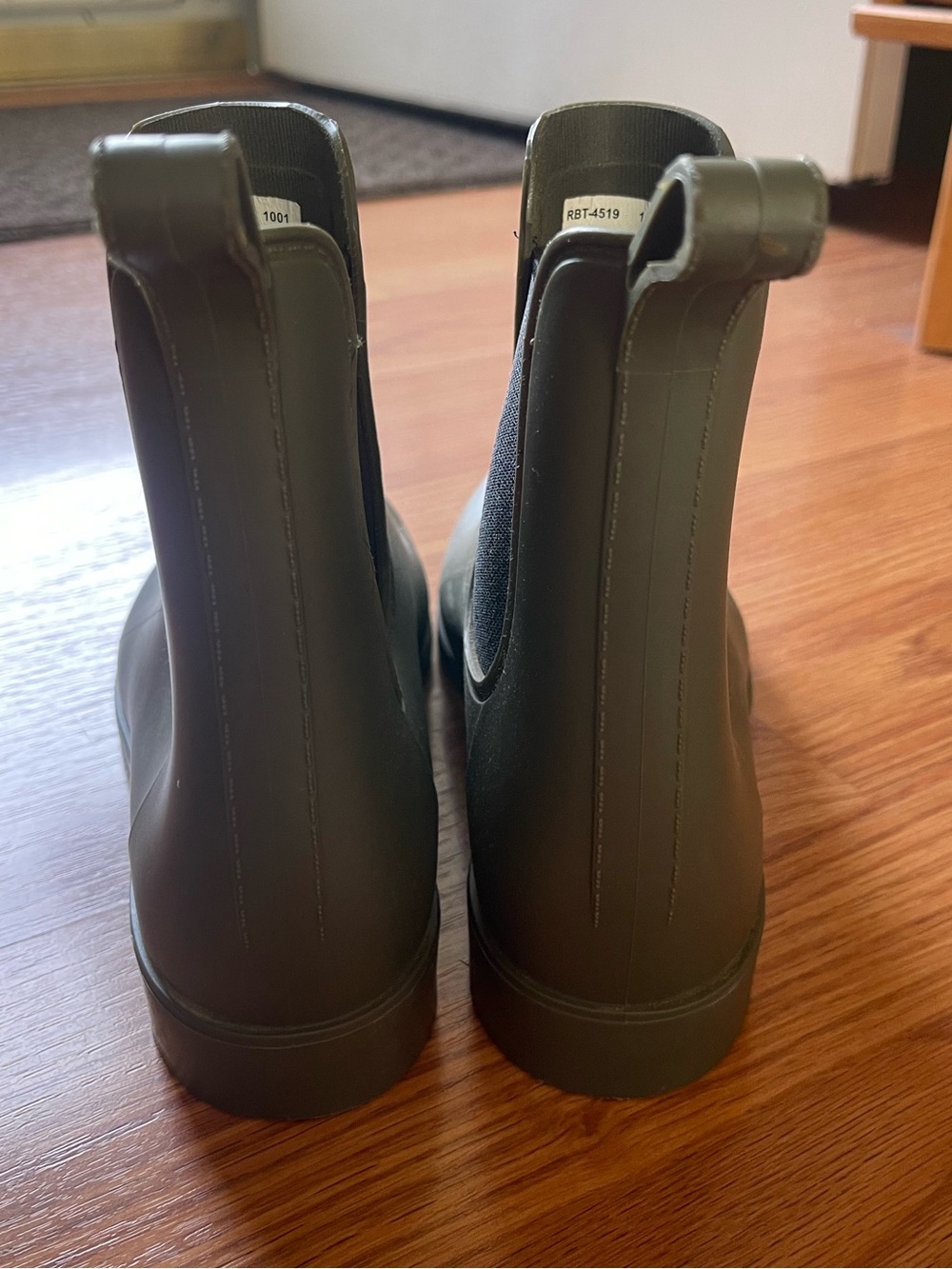 Capelli Olive Green Chelsea Rain Booties - Picture 4 of 4